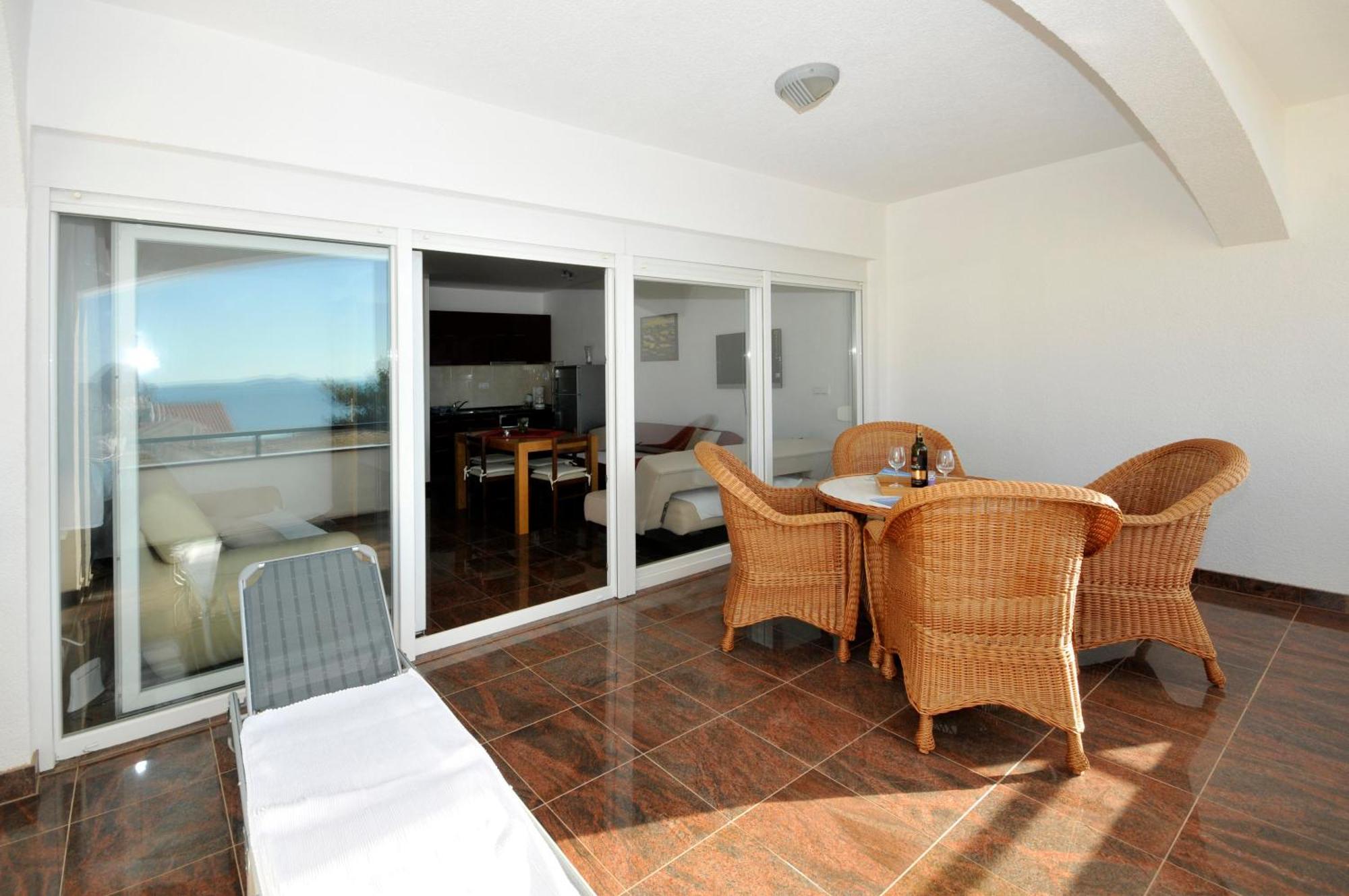 Apartmani Svalina - Seaview And 130M From Beach Trogir Exteriör bild