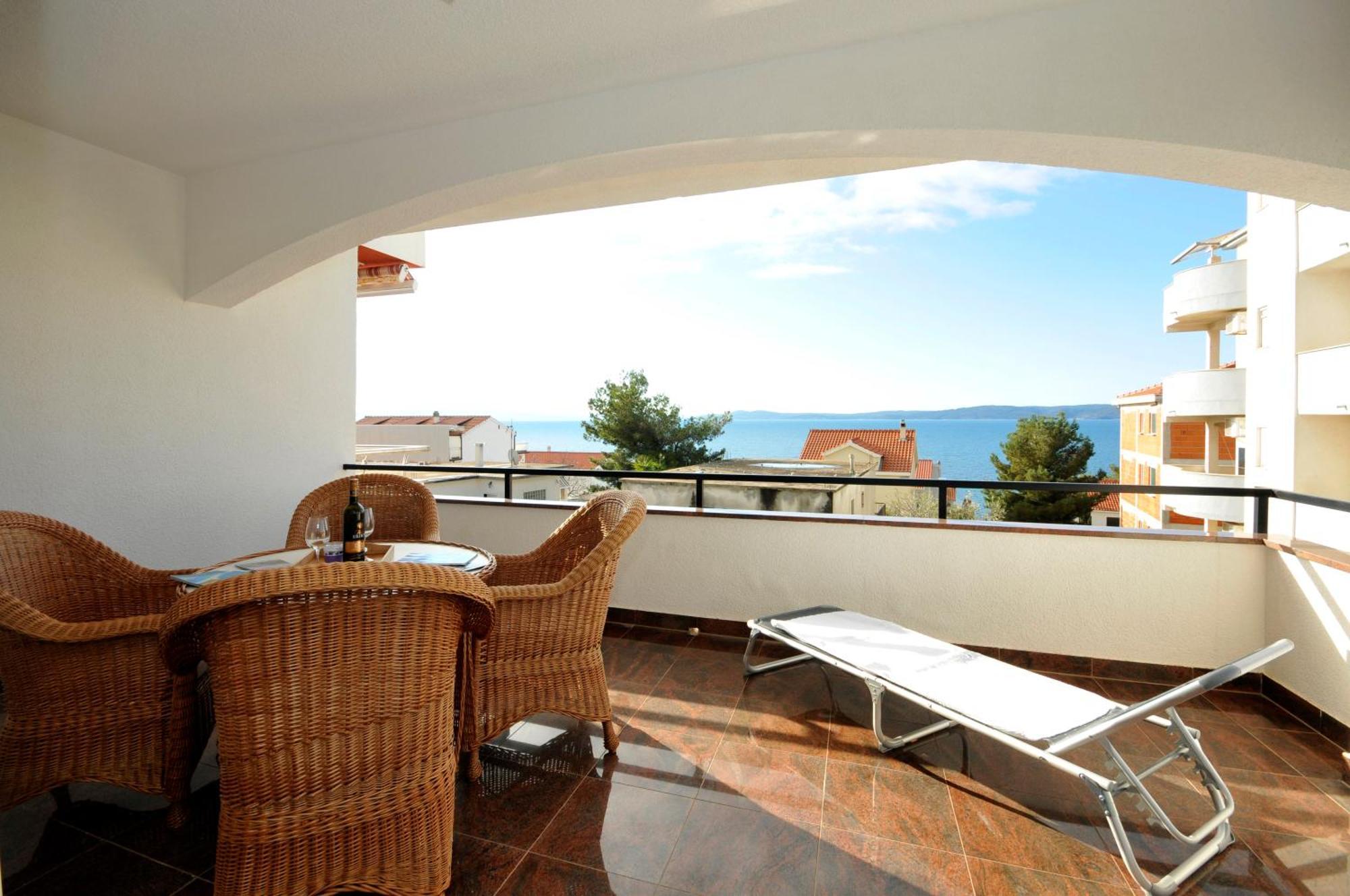 Apartmani Svalina - Seaview And 130M From Beach Trogir Exteriör bild