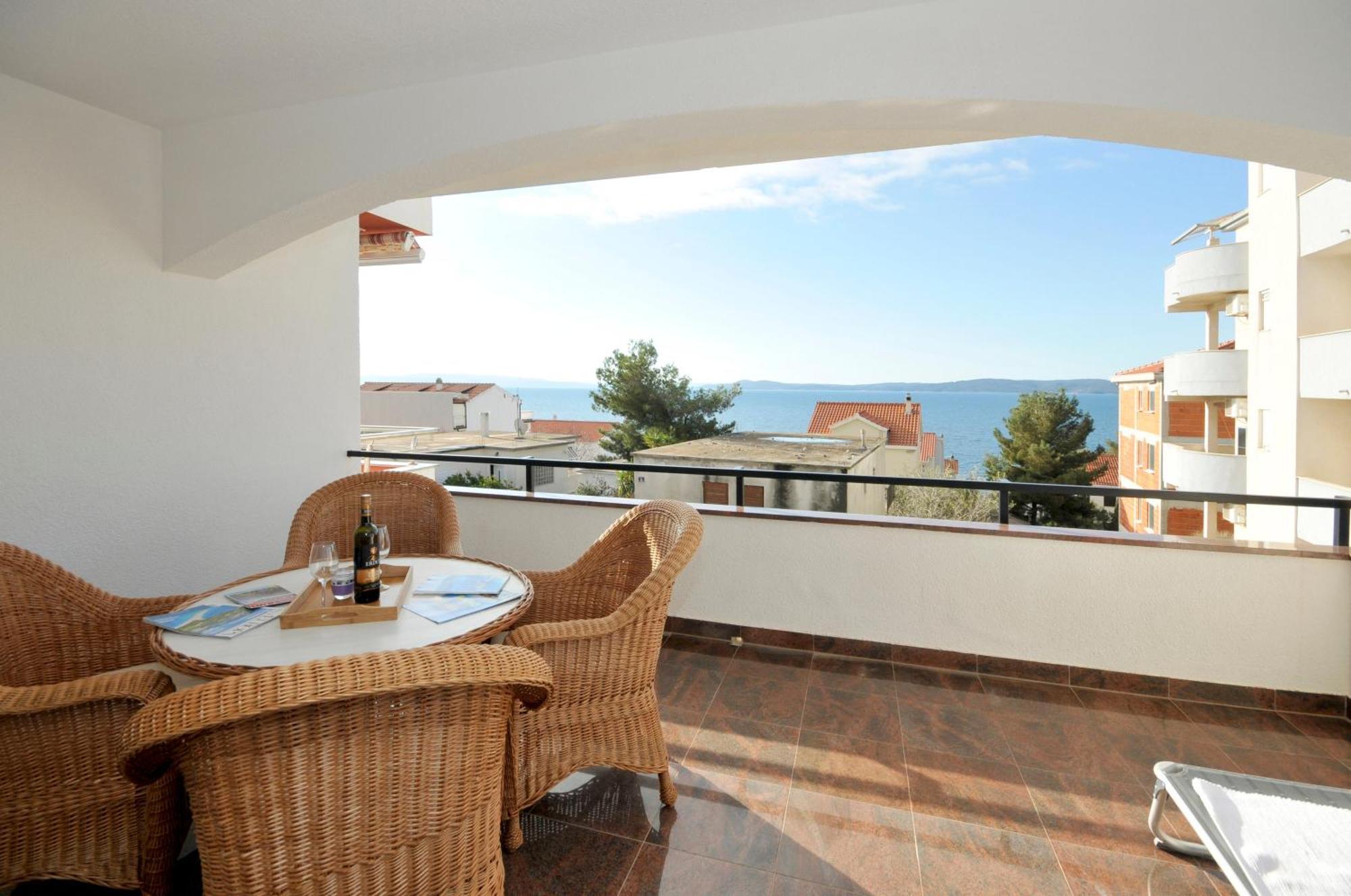 Apartmani Svalina - Seaview And 130M From Beach Trogir Exteriör bild