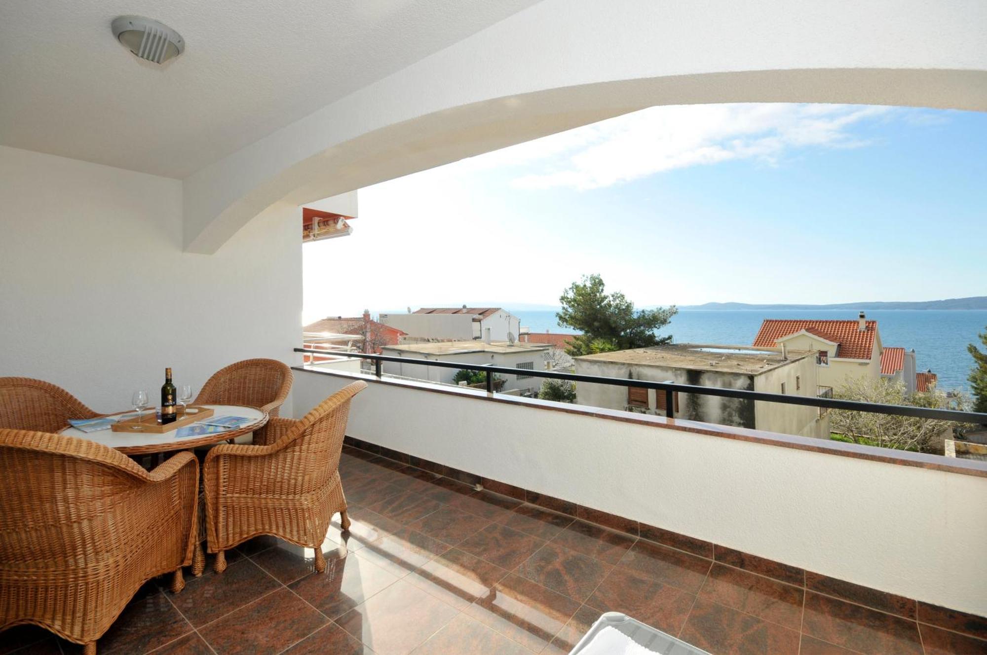 Apartmani Svalina - Seaview And 130M From Beach Trogir Exteriör bild