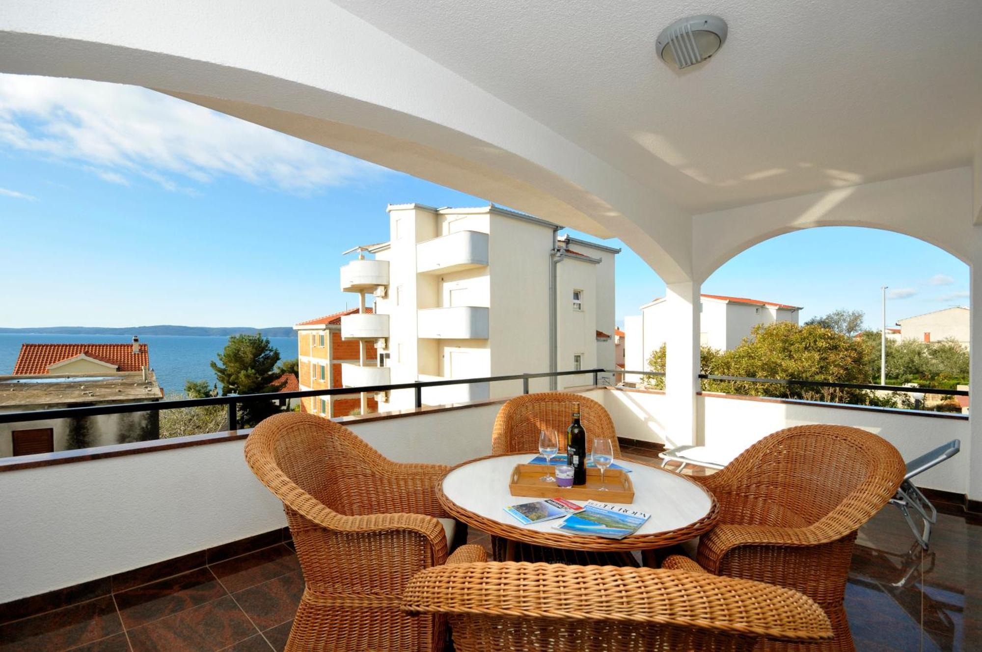 Apartmani Svalina - Seaview And 130M From Beach Trogir Exteriör bild
