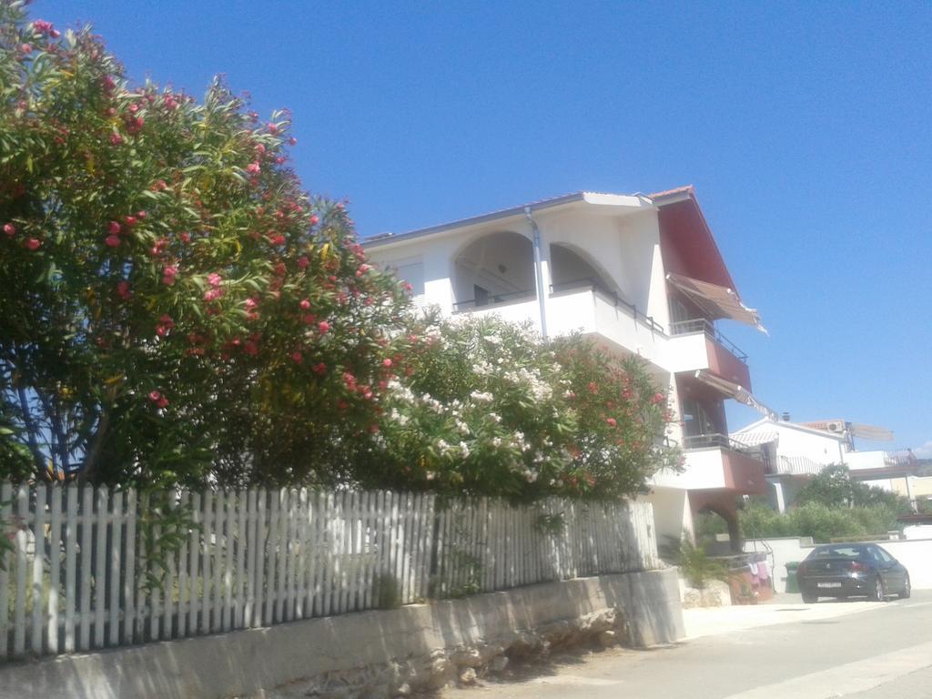 Apartmani Svalina - Seaview And 130M From Beach Trogir Exteriör bild