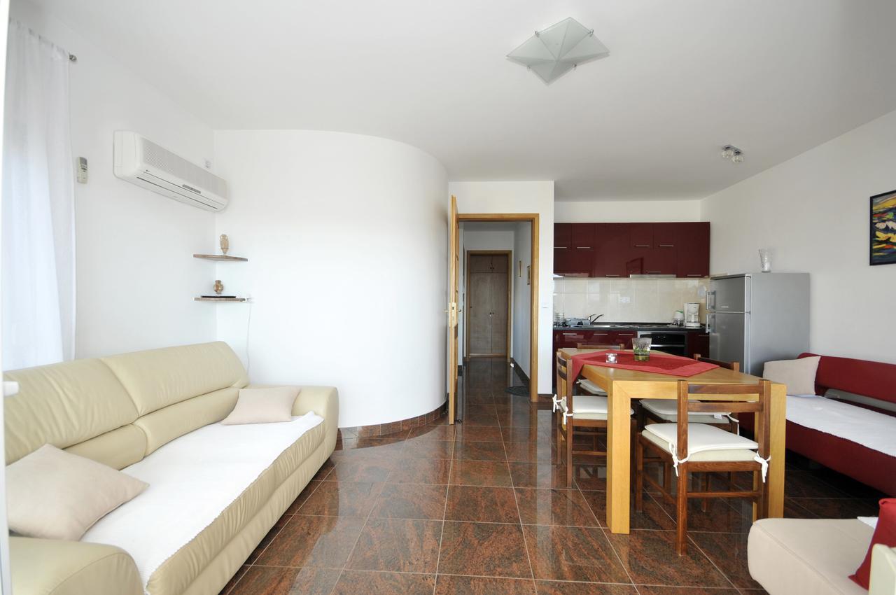Apartmani Svalina - Seaview And 130M From Beach Trogir Exteriör bild