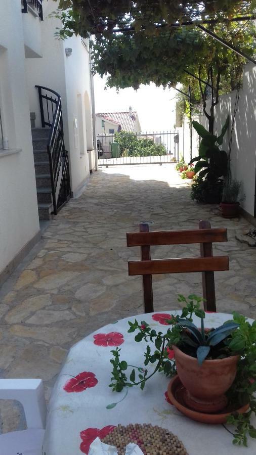 Apartmani Svalina - Seaview And 130M From Beach Trogir Exteriör bild