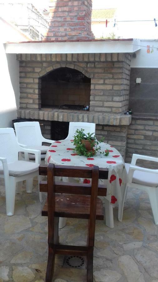Apartmani Svalina - Seaview And 130M From Beach Trogir Exteriör bild